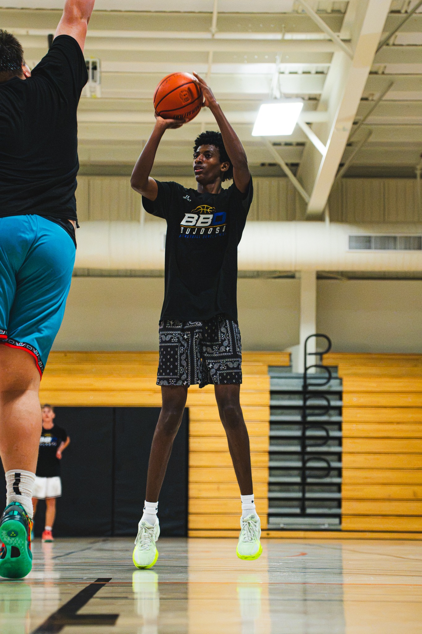 BBD senior player taking a jump shot during training
